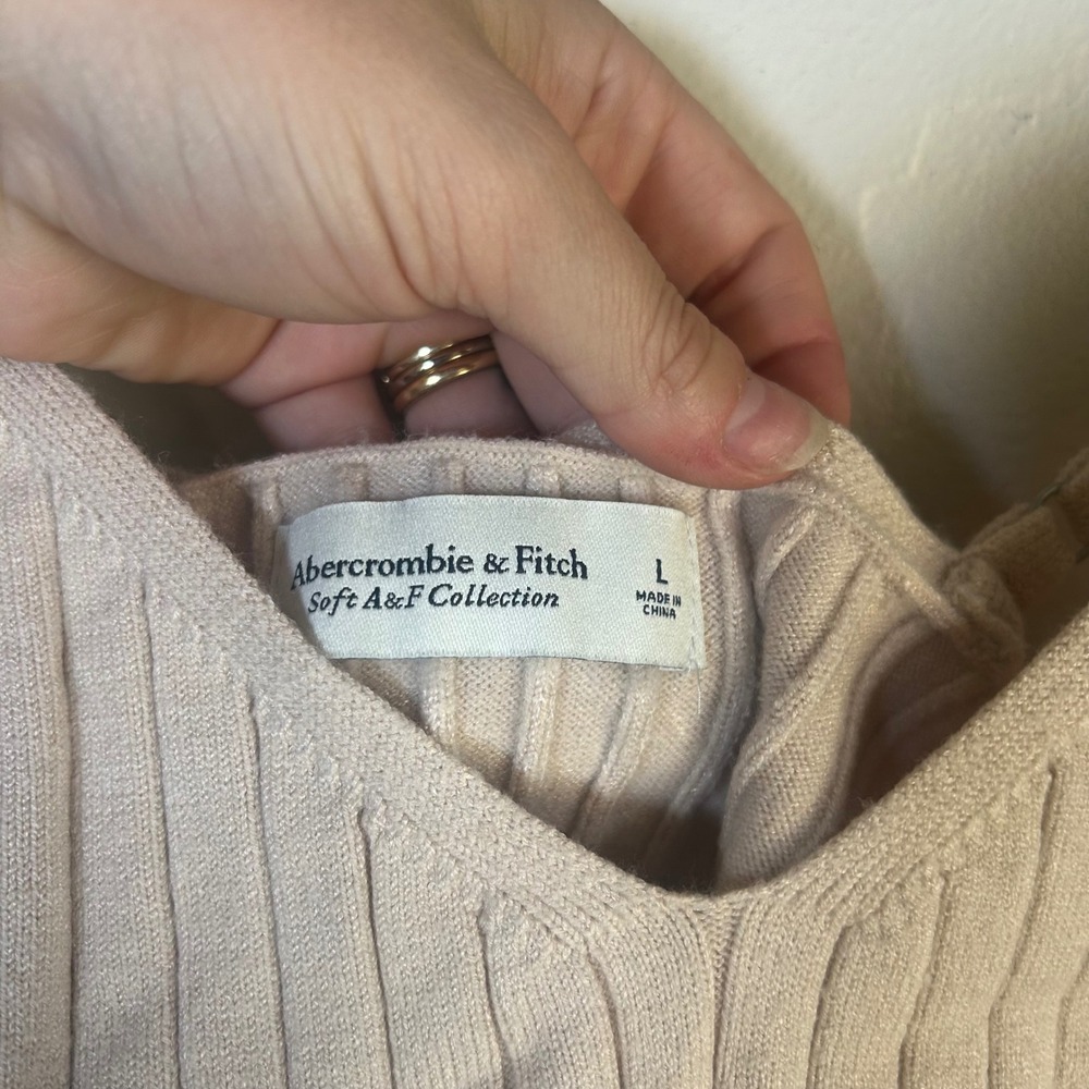 EUC Abercrombie & Fitch Camisole Soft A&F Collection Size L Beige Ribbed Knit - Picture 3 of 3